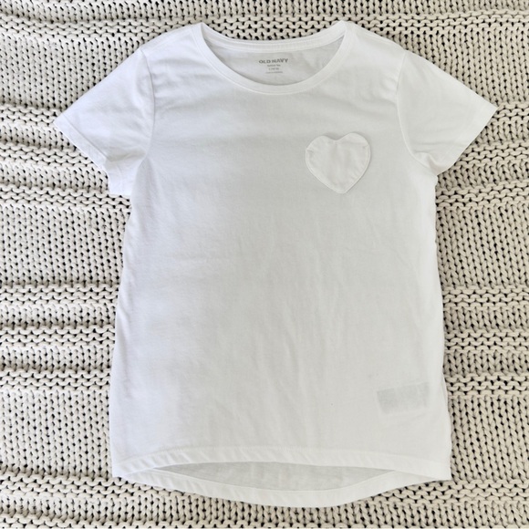 Old Navy Other - NWOT Old Navy White Tee with Heart Detail Girl's Top Size Large